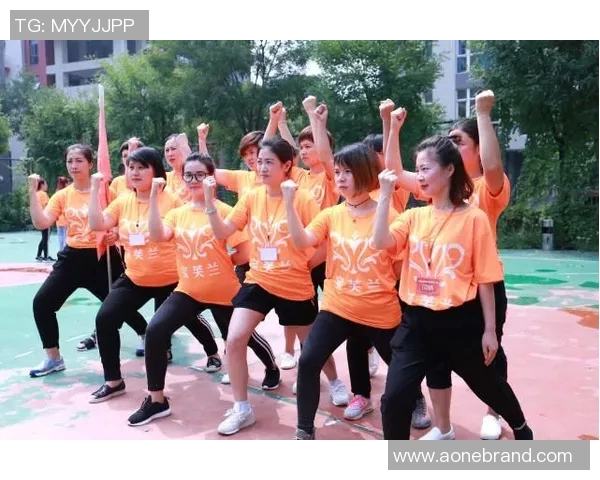 重庆足球队的蜕变之旅：从地方球队到世界杯舞台的奋斗历程